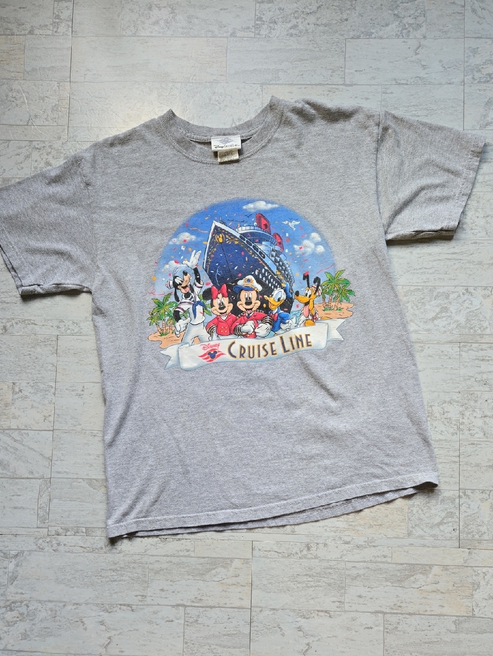 Vintage Disney Cruise Line Graphic Tee Mickey Mouse & Friends Crewneck Medium